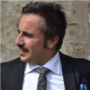 Laureato in psicologia e psicomotricità offre lezioni in materie umanistiche